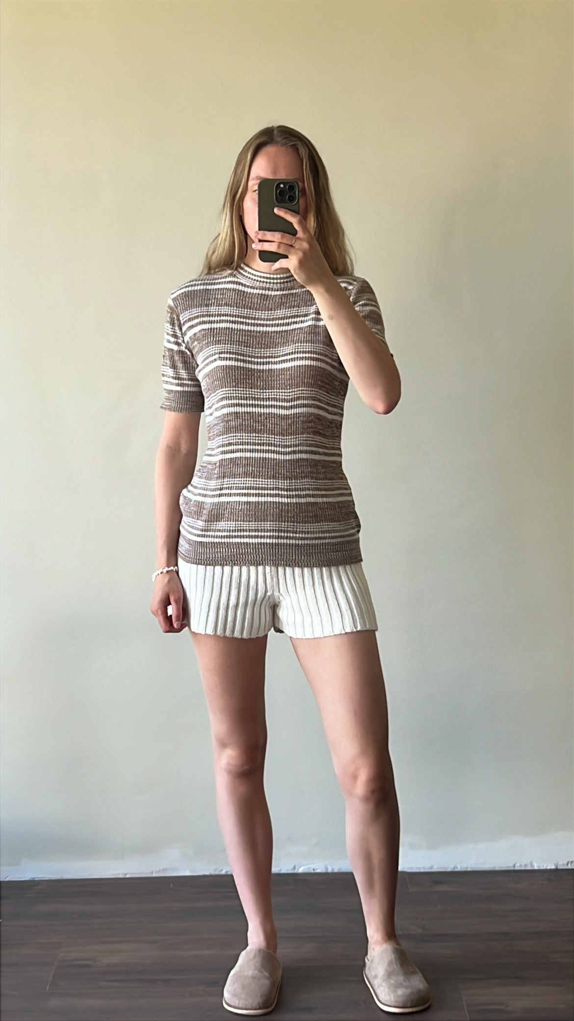 T- shirt