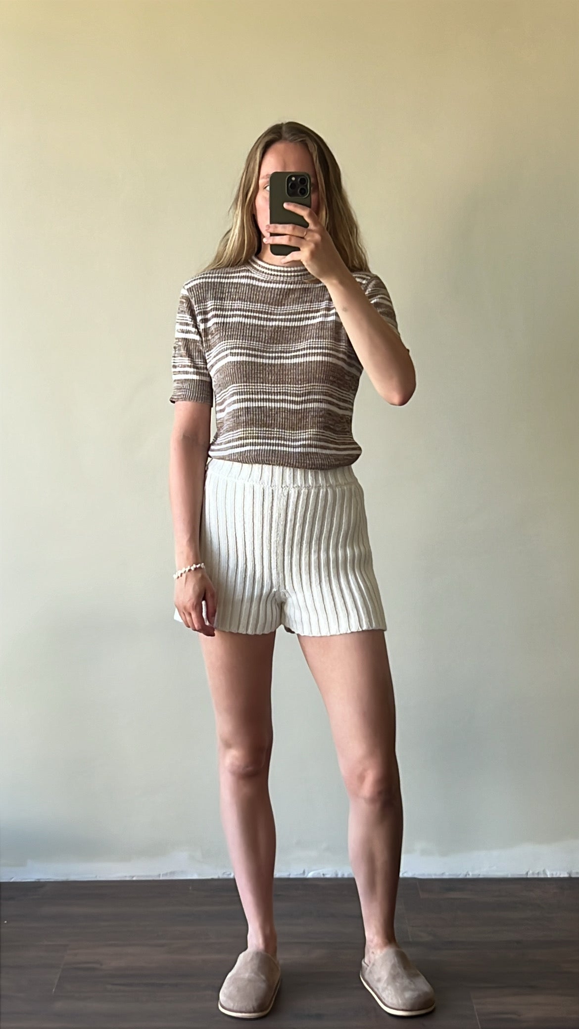 T- shirt